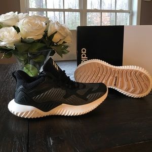 Adidas Women’s Size 7.5 Black Alphabounce Sneakers